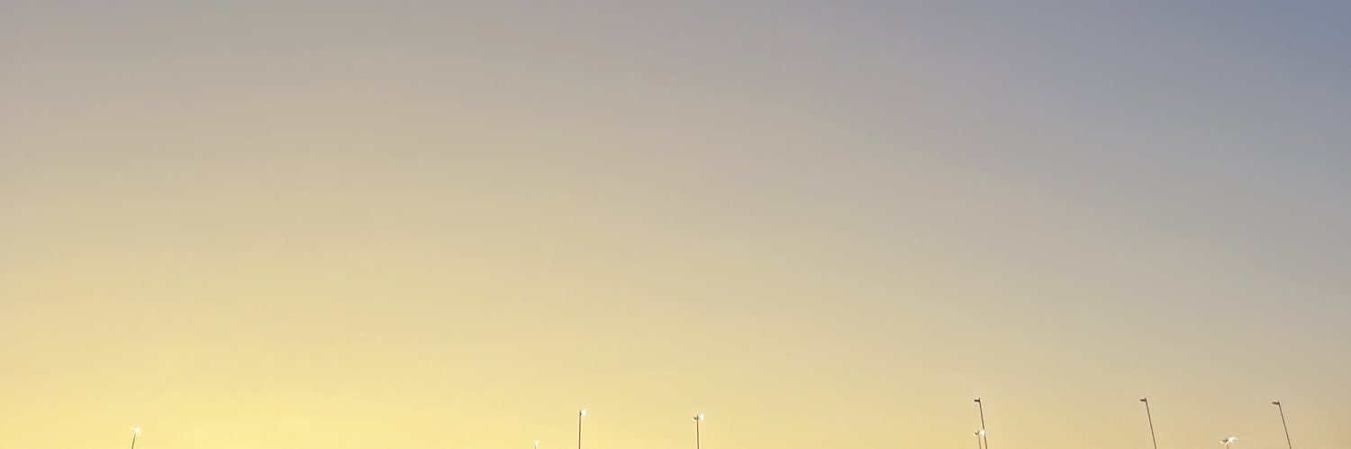 や* banner
