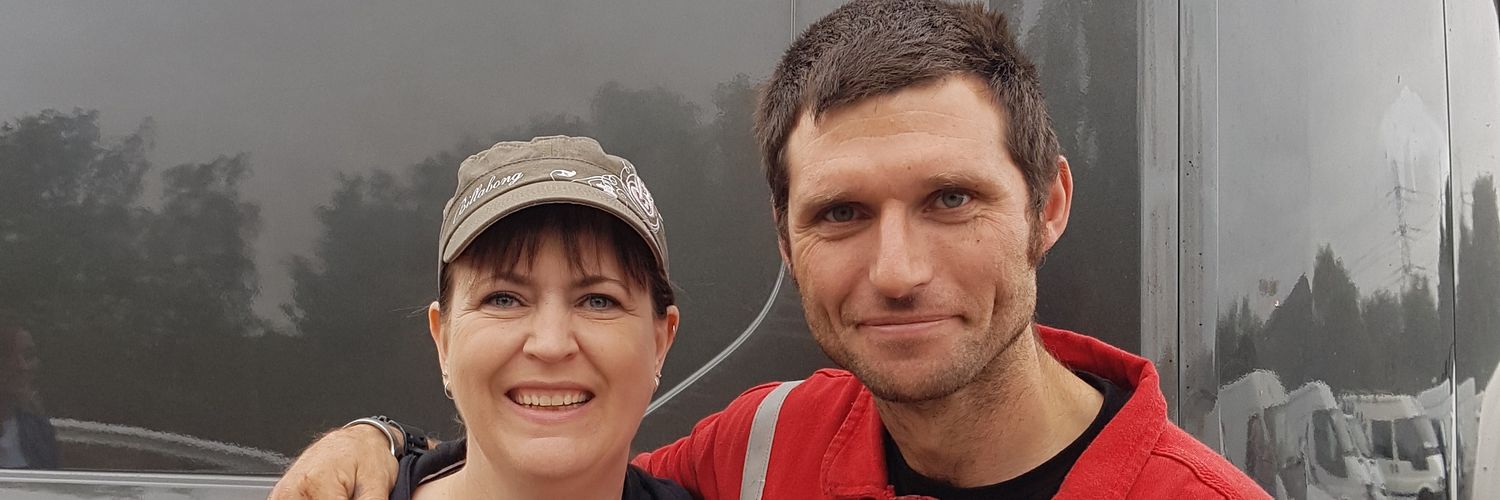 Karen Bell 💙 banner