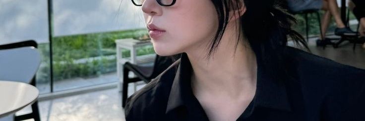 vely²⁷ banner