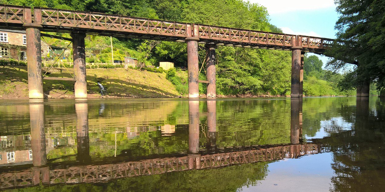 Kenny's Taxis banner