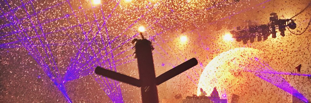 akdinh's profile banner image
