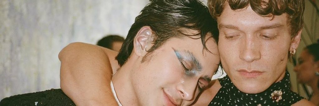 selene ᥫ᭡ banner