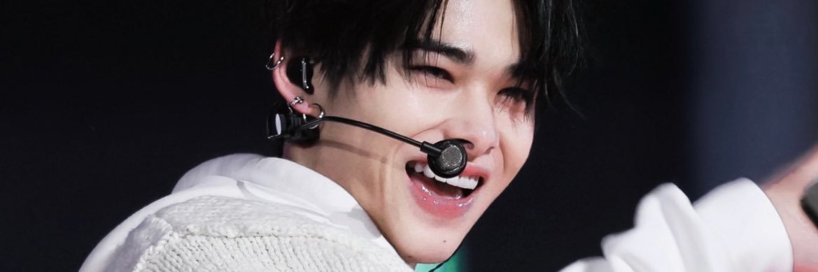 M banner