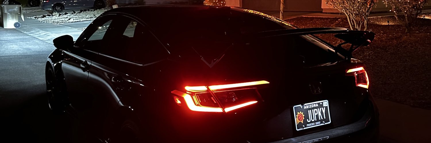 ykpuJ's profile banner image