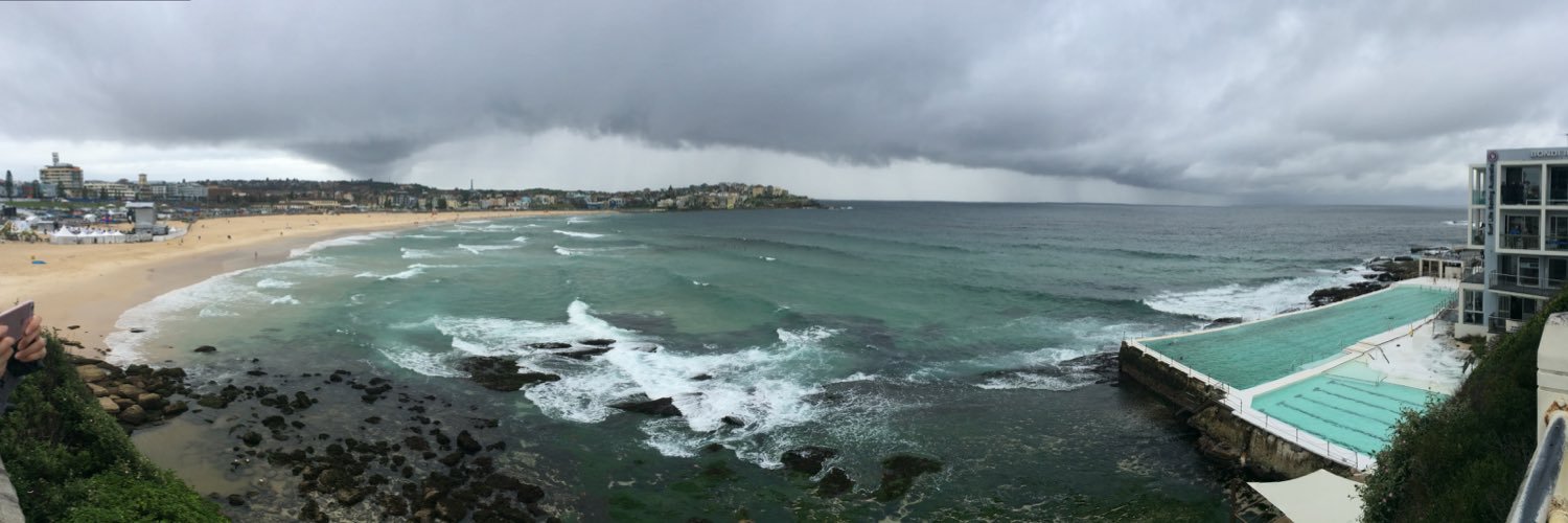 leehanwee's profile banner image