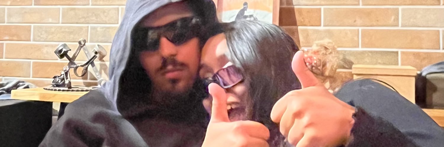 yasmi_m's profile banner image