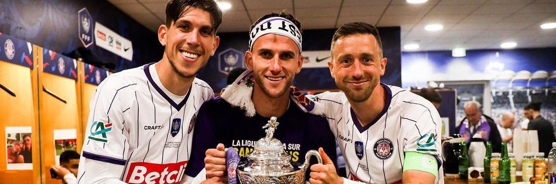 Worzax 💜🤍 banner