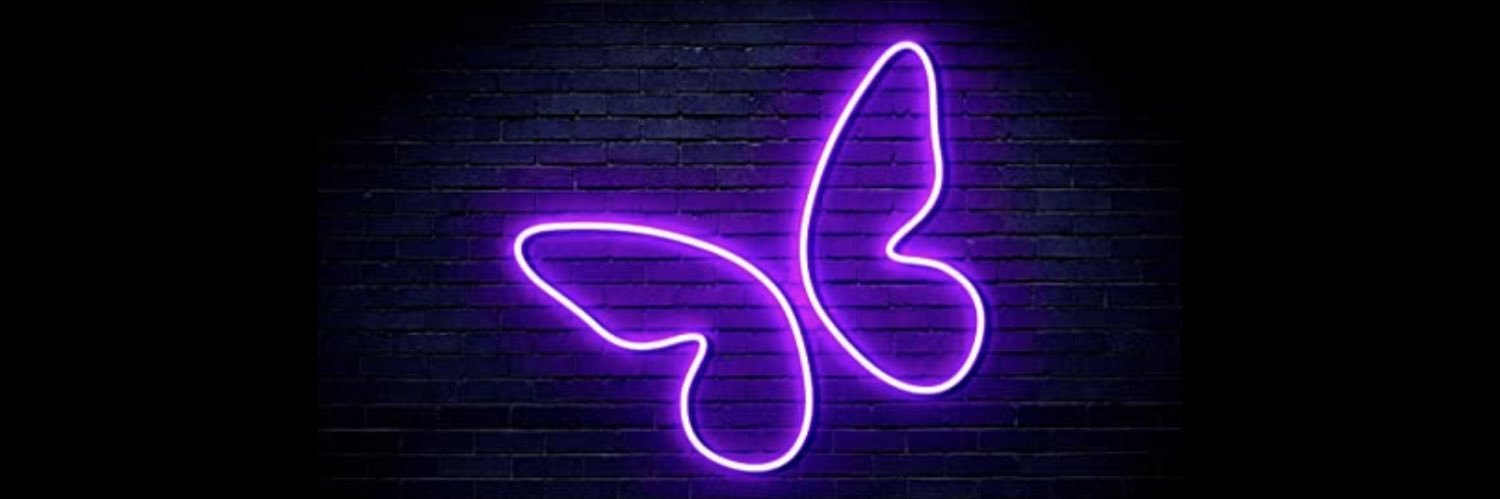 imcarolann's profile banner image