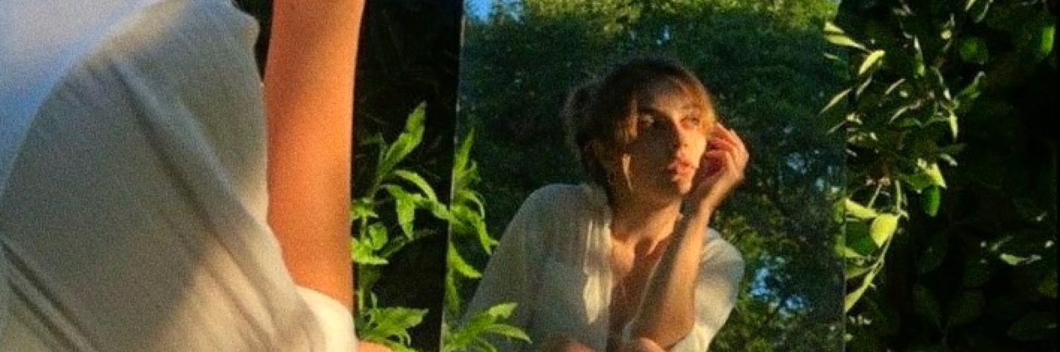 comfortmelis's profile banner image