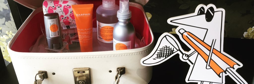 queenbee__salon's profile banner image