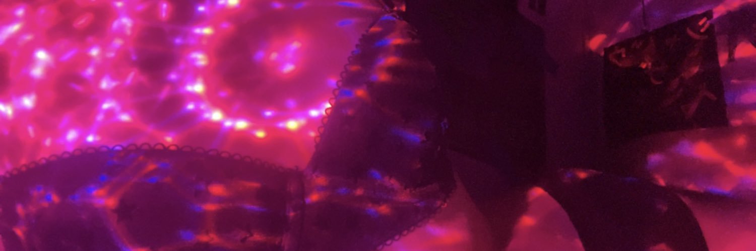 Vee banner