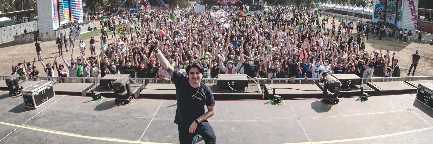 Under🅱️ite banner