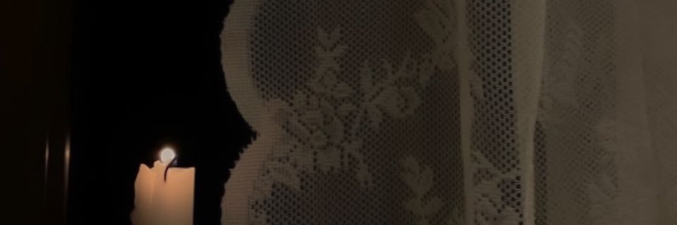 Katrina-Blutgëist Nachtkrōne. banner