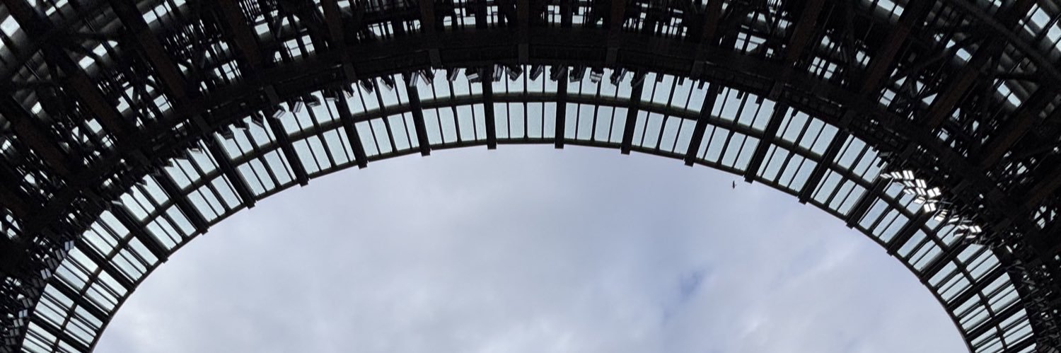 y banner