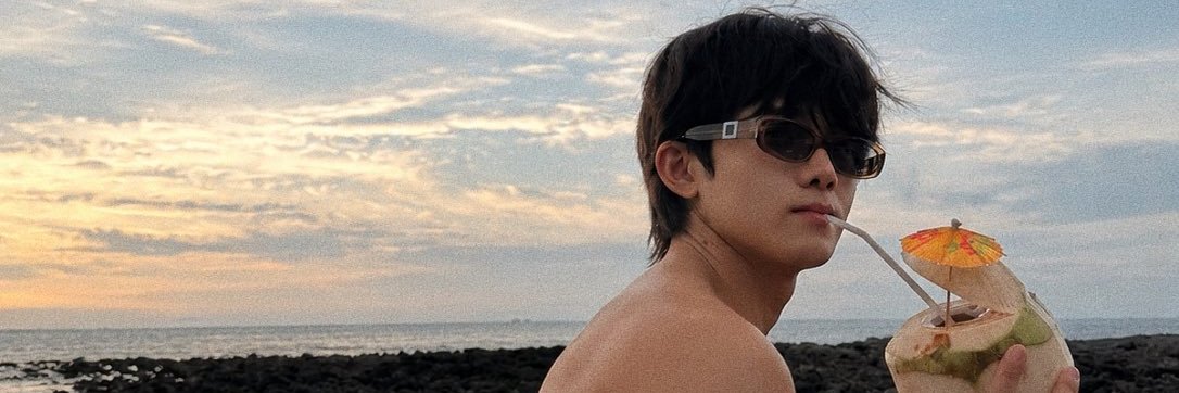 geonwoosz's profile banner image