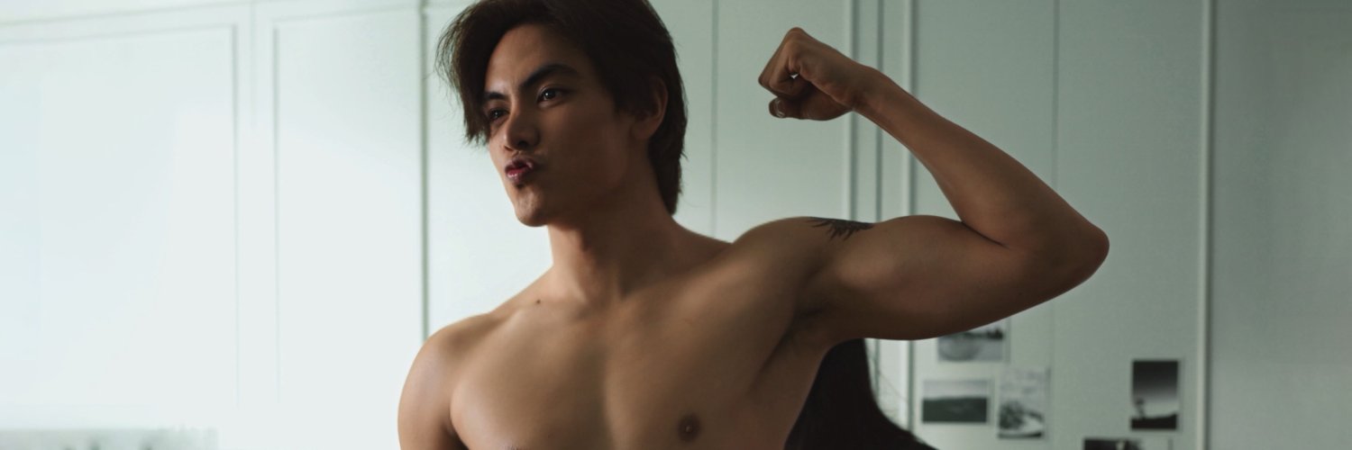 flexing actor banner