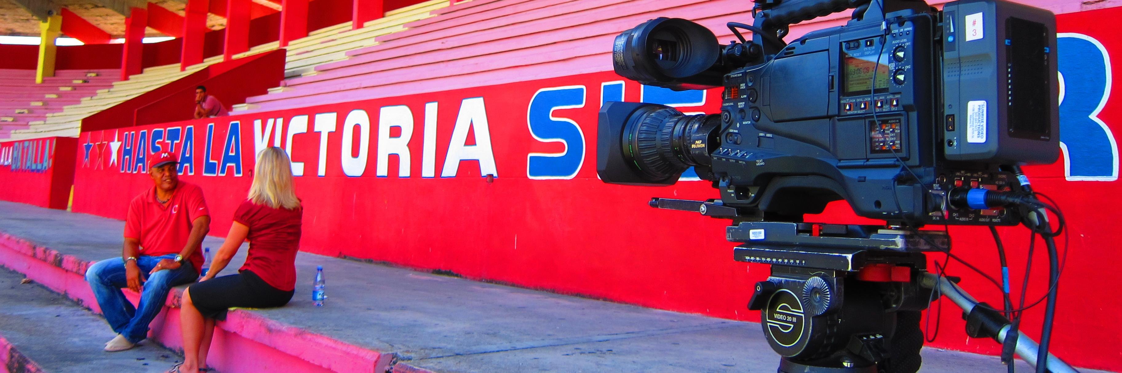 Paula Lavigne banner