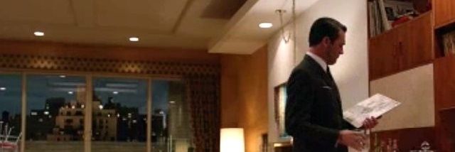 don draper ouvindo tomorrow never knows na radiola banner