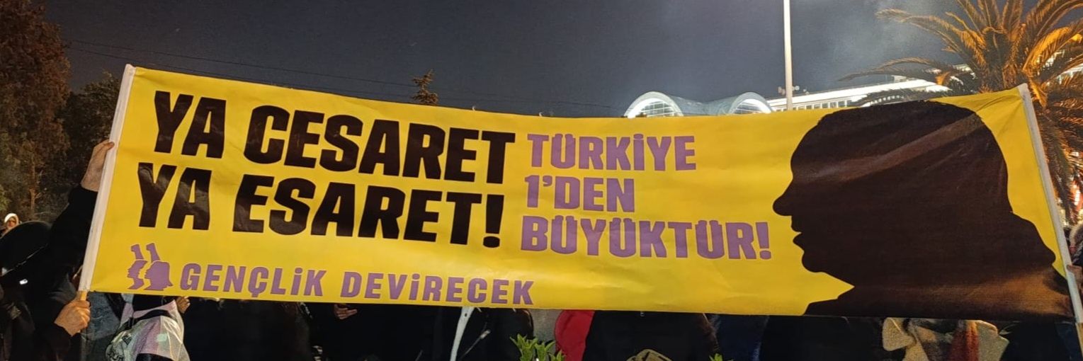 Gençlik Devirecek's banner