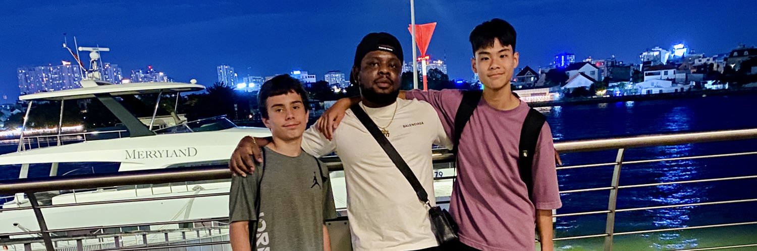 detuciee's profile banner image