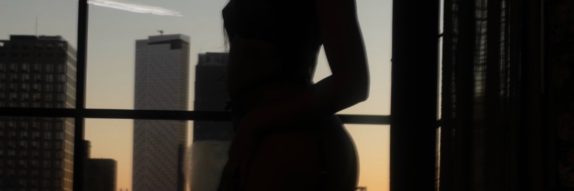 Amber Leon 🦋 NYC banner