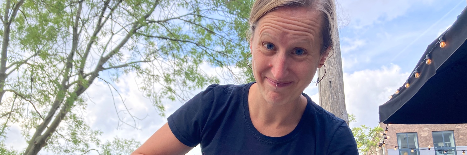 /Fay-lee-nuh/ banner