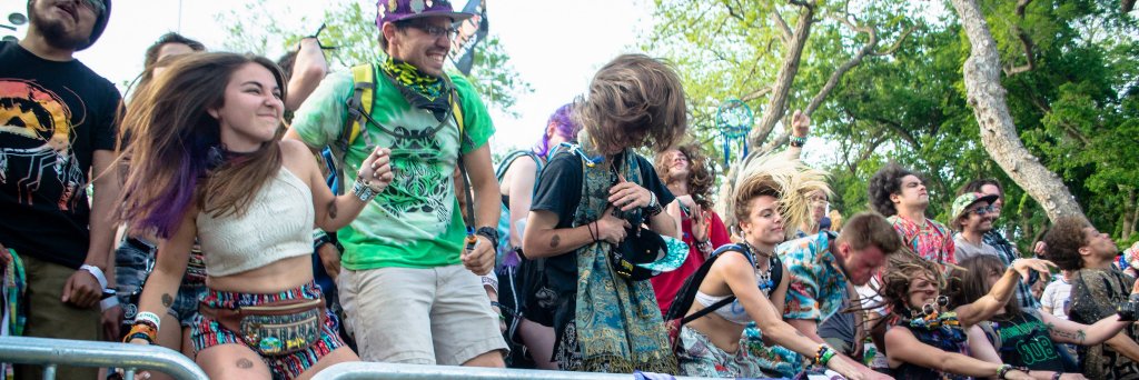 RaveFaced's profile banner image