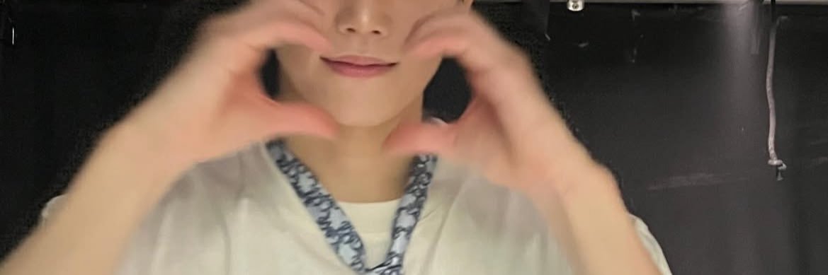 ___m_1010's profile banner image