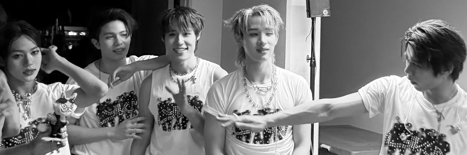 94 🎸🦈🤍🐺 banner