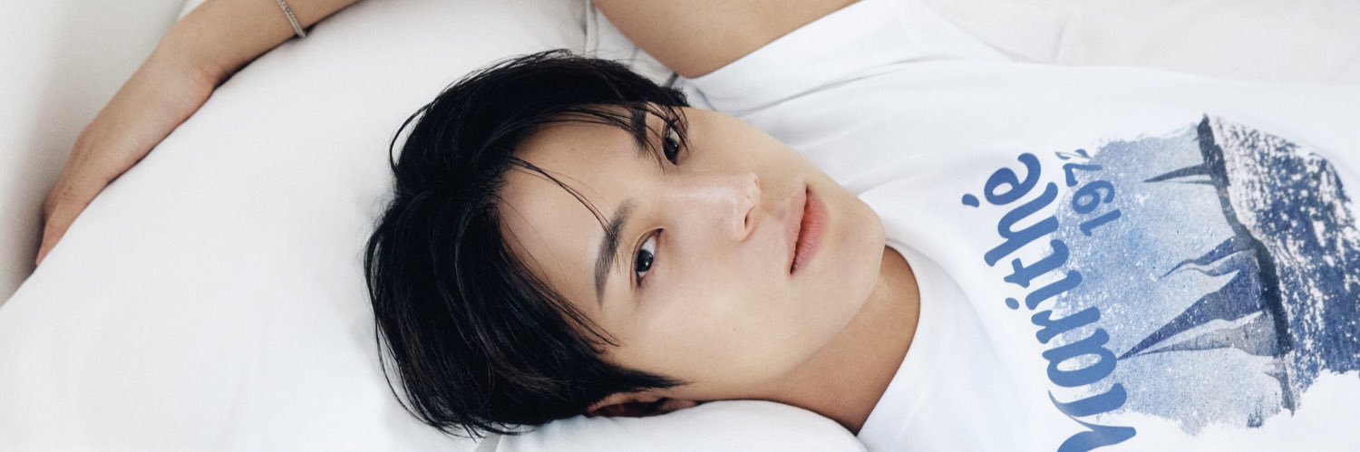 eisawyon's profile banner image