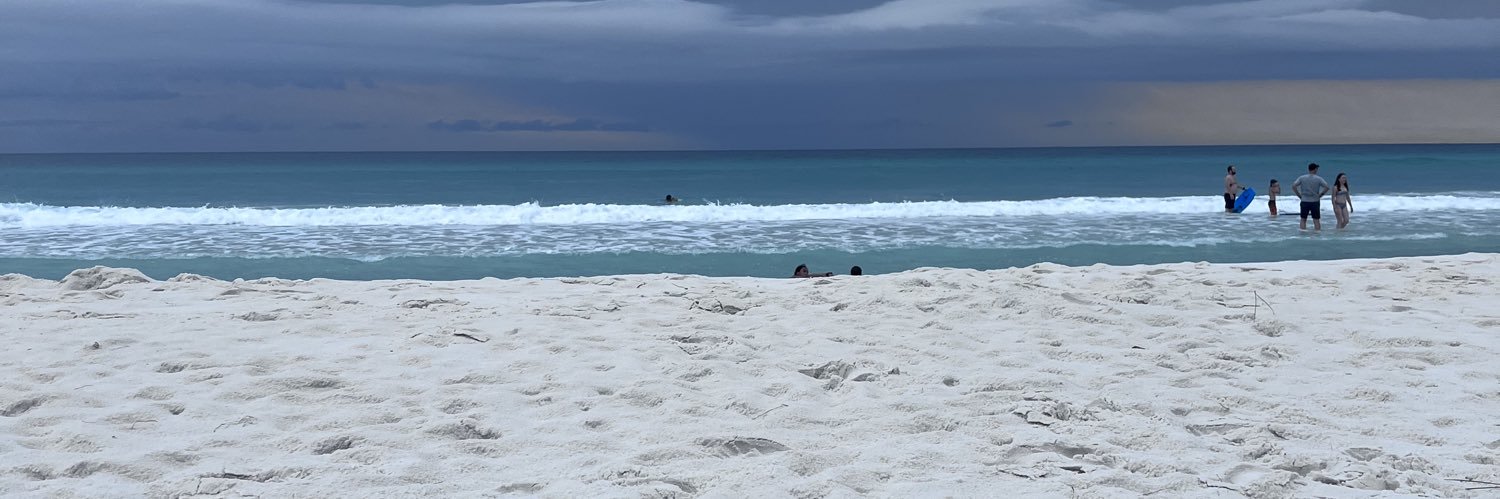 kelsiwengert98's profile banner image