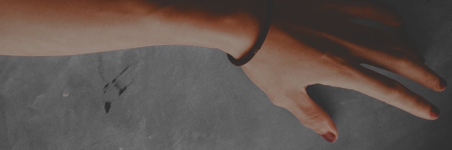浮 banner
