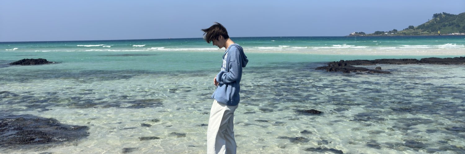 𝑷𝒍𝒖𝒎𝒆 ． banner