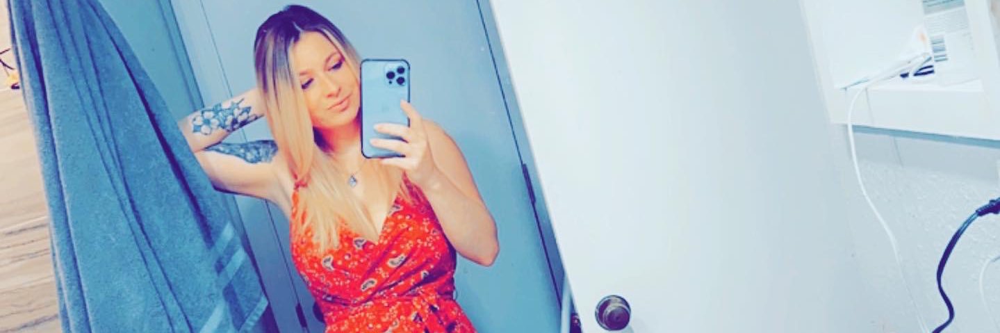 alyssaloco's profile banner image