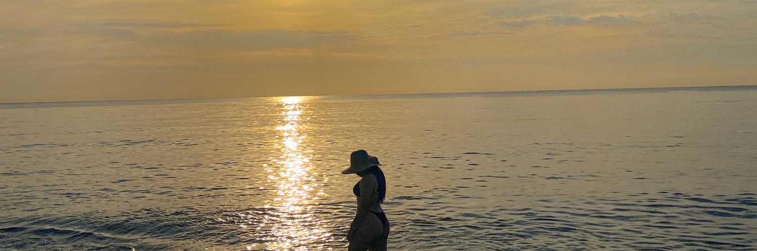 desireeeds's profile banner image