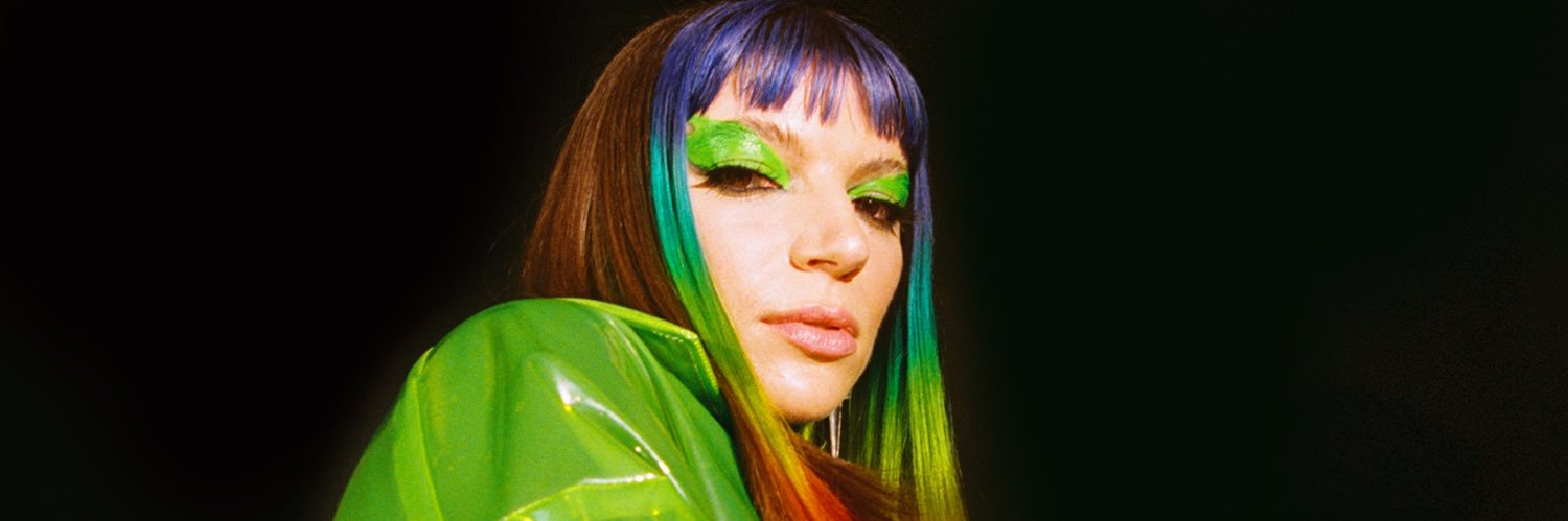 mðll¥ mððrê banner