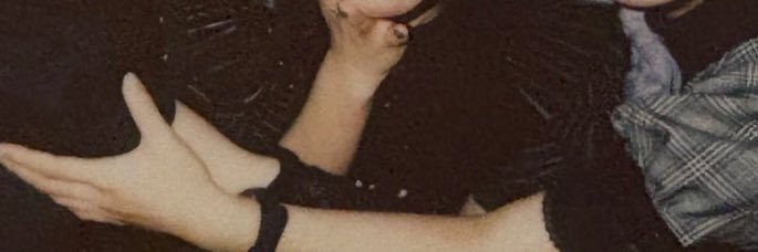 しおんさん🖤ྀི banner