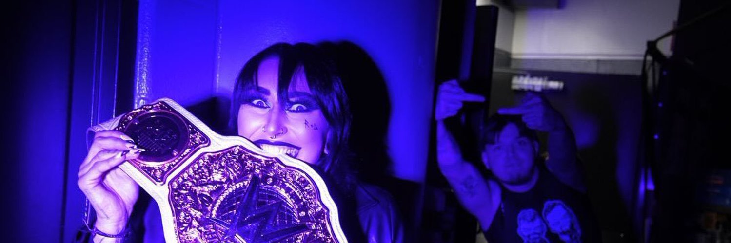 lyla ✨'s banner