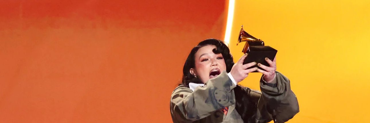 Lola Young Updates banner