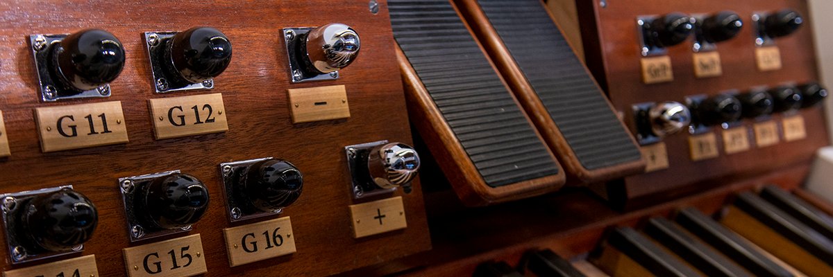 KickPistons 🍞🍷 banner