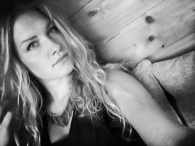 nicoleeez's profile banner image