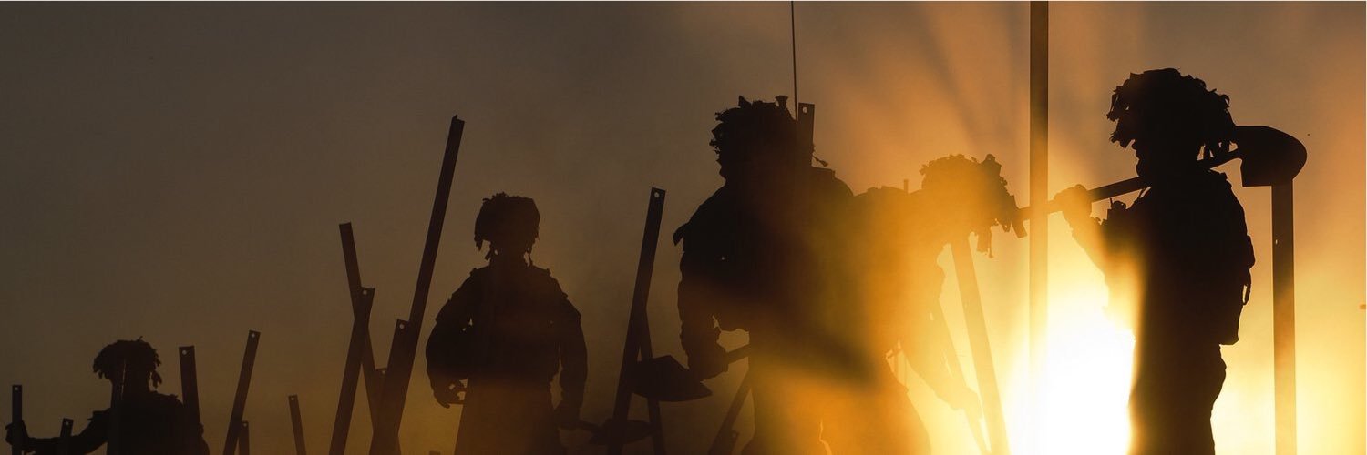 The R Mon RE (M) banner