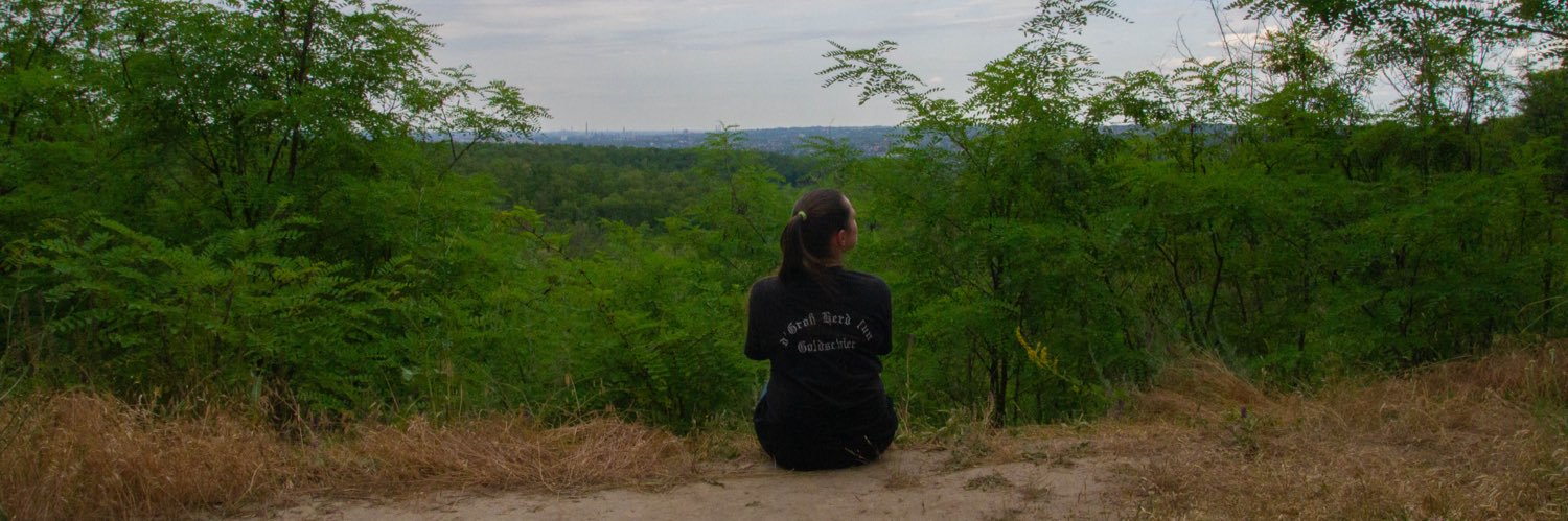 Концентроване зло 💜's banner
