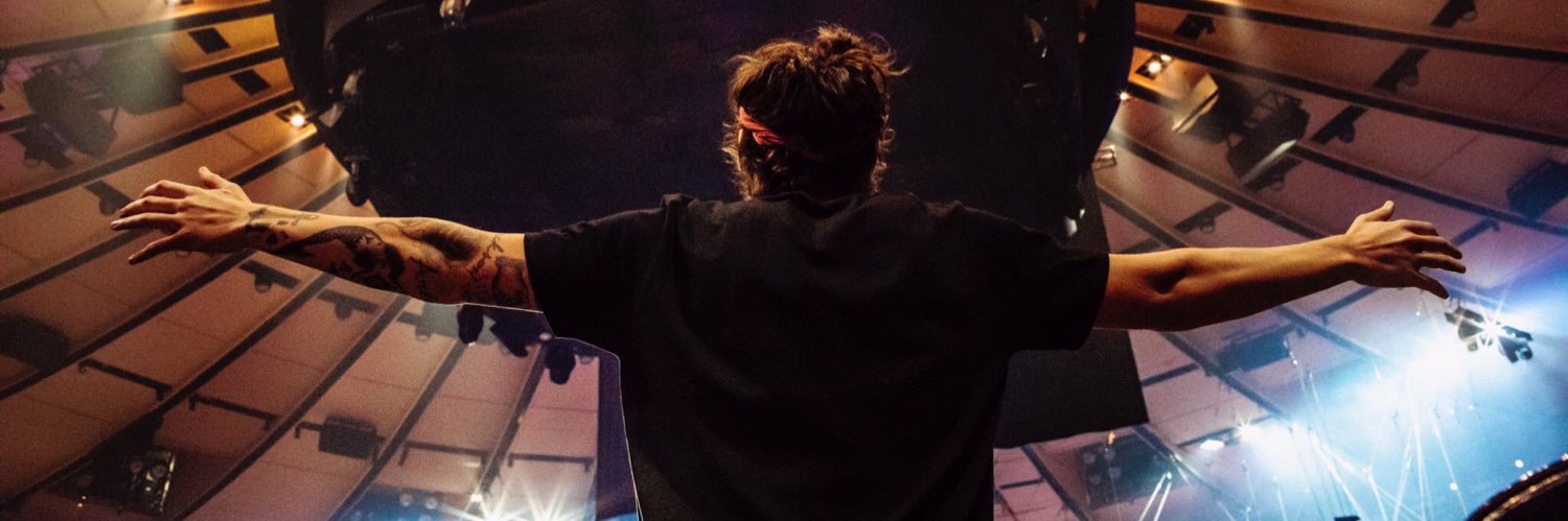 1DearHarry's profile banner image