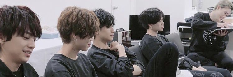 𝒞 banner