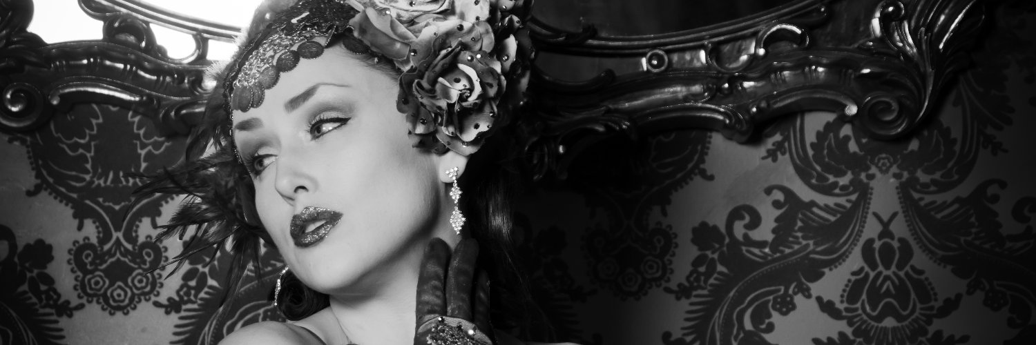 EstherDeVille's profile banner image