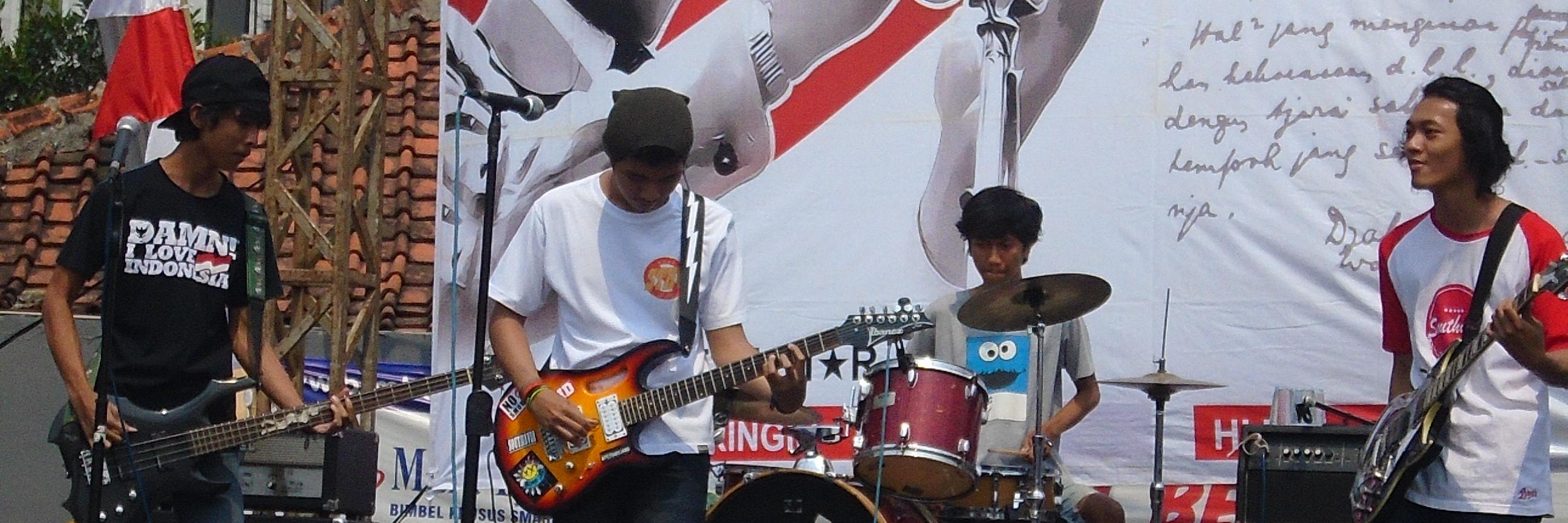 IG: southaviapoppunk banner