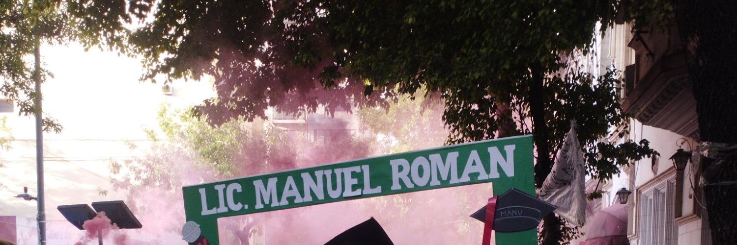 Manuel Román banner