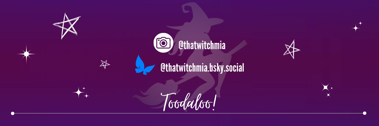 Amelia Emberwing 🔪💋 banner