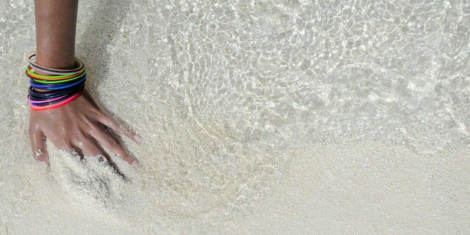 moOosha's profile banner image